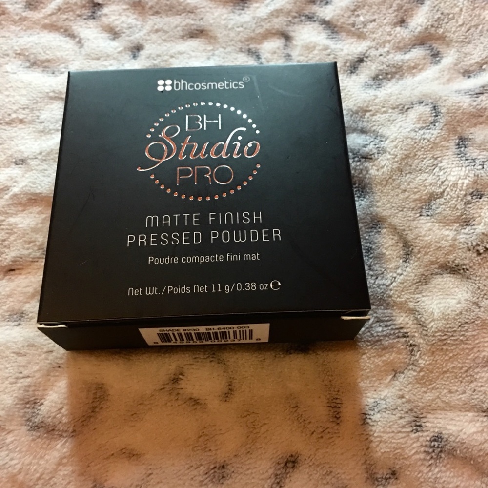 BH Cosmetics Matte Finish Pressed Powder